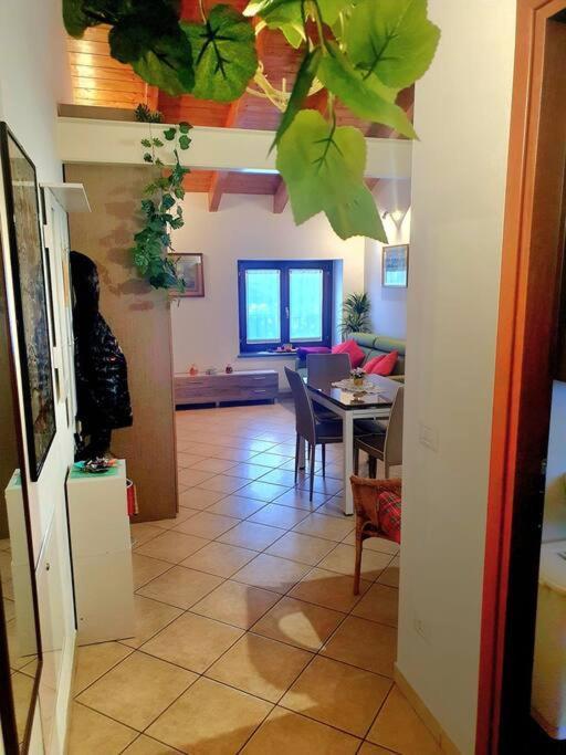 Ferienwohnung Dimora Chiaretta Caronno Pertusella Exterior foto