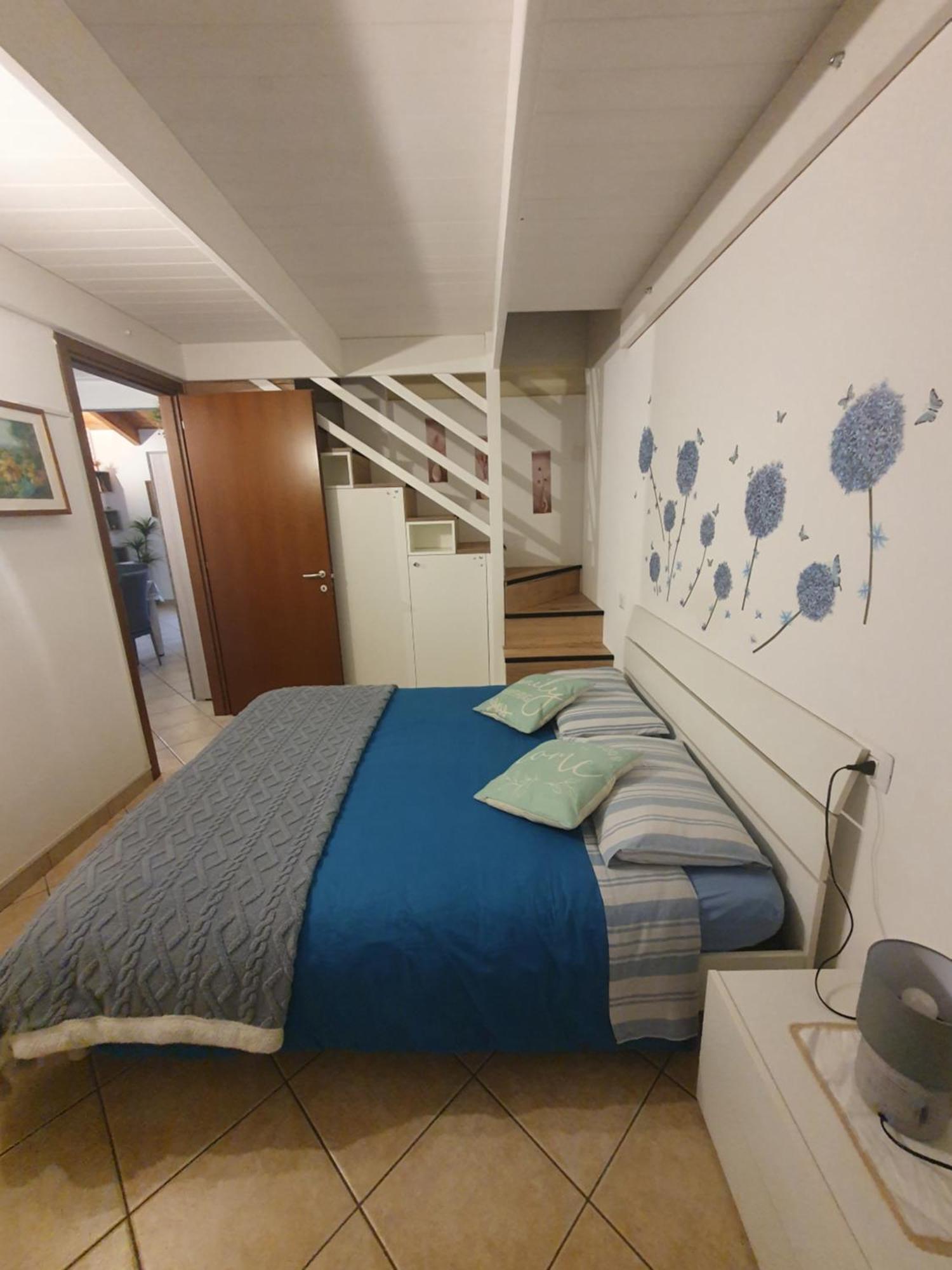 Ferienwohnung Dimora Chiaretta Caronno Pertusella Exterior foto